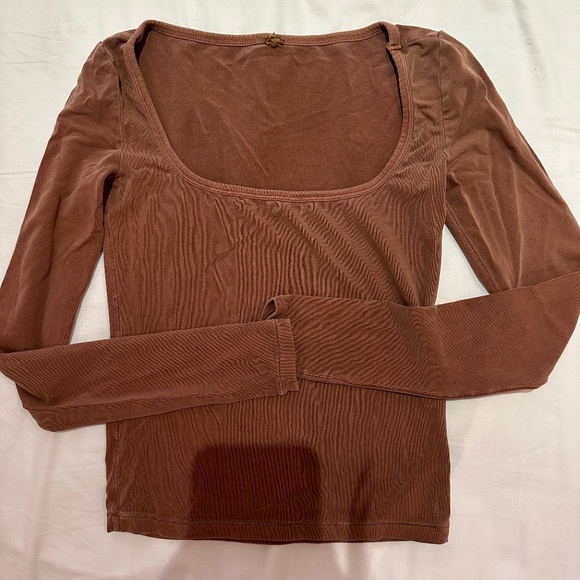 SKIMS Tops - Skims New Vintage Scoop Long Sleeve T-Shirt in XS, Penny